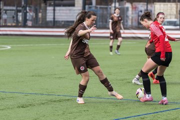Bild 40 - wBJ FC St. Pauli - Walddoerfer SV : Ergebnis: 3:4